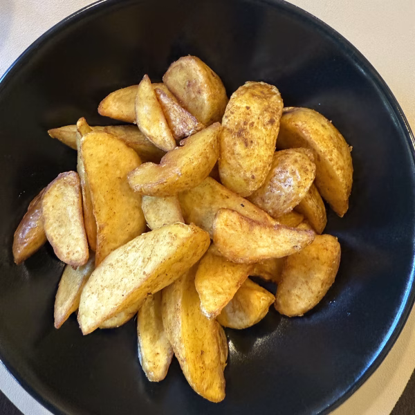 Cartofi prăjiți wedges