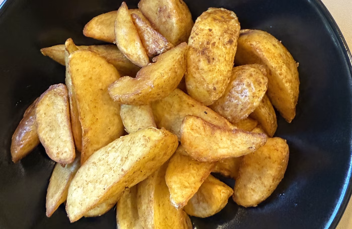 Cartofi prăjiți wedges