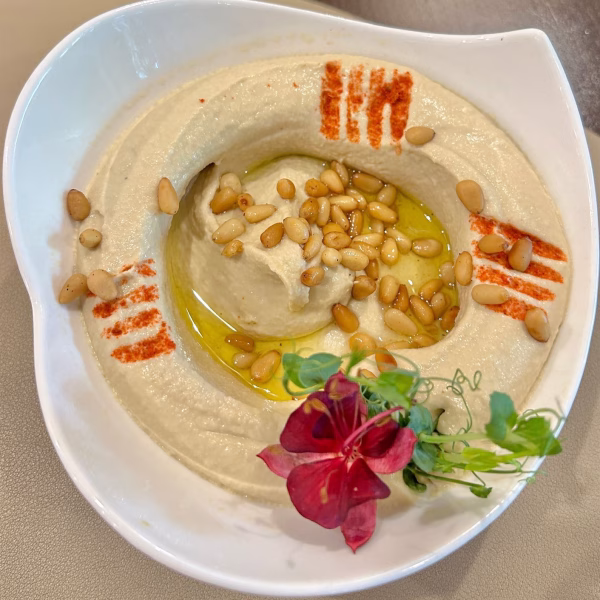 Hommous cu muguri de pin 200g