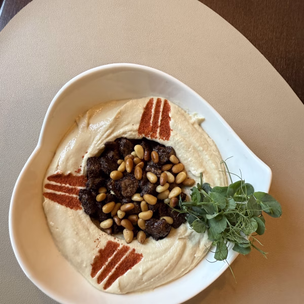 Hommous cu carne de vită și muguri de pin 260g