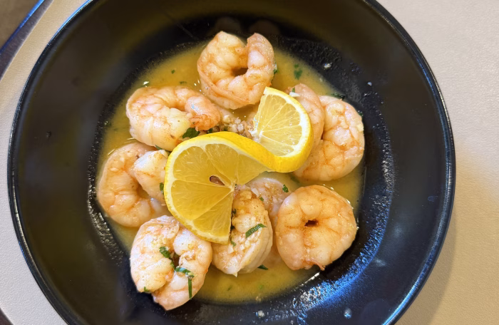 Baby shrimps cu sos de lamaie